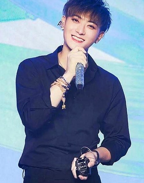 长清大学黑丝AJ事件引爆网络,背后真相及后续进展全解析